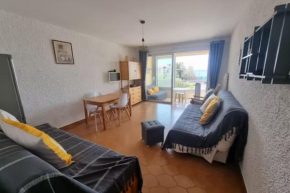 Studio of 30m with nice view on the sea